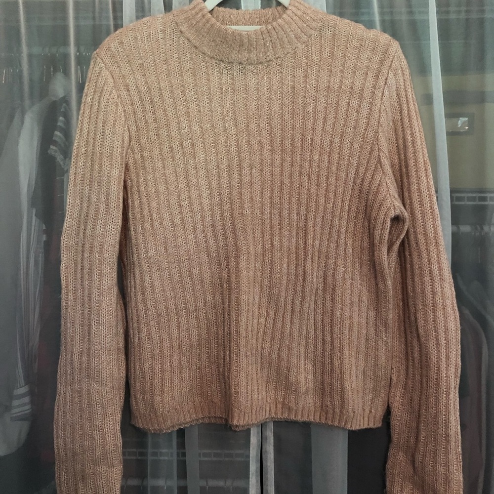 pink sweater